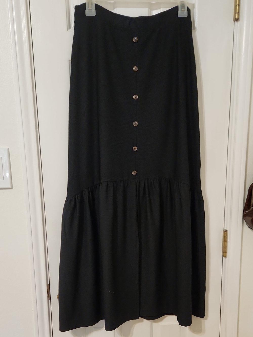 Black Button-Front Tiered Maxi Skirt - Women